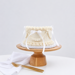Load image into Gallery viewer, White Vintage Cake