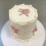 Load image into Gallery viewer, Vintage Cashew Bow Cake